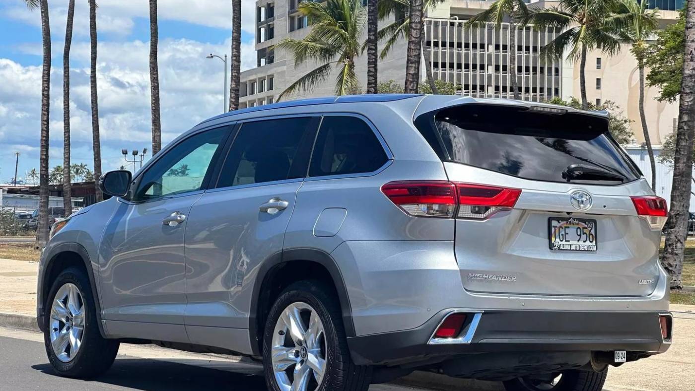 2017 toyota highlander limited