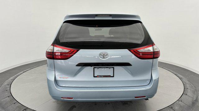 2015 toyota sienna l