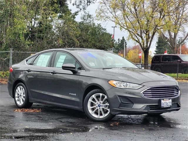 2019 ford fusion se