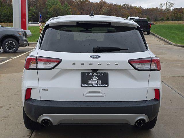 2022 ford escape se