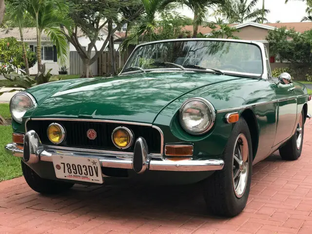 beautiful 1972 mgb, chrome bumper with brand new soft top and hard top included!