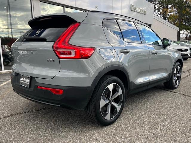 2024 volvo xc40 b5 plus dark theme