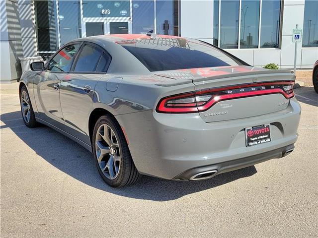 2017 dodge charger sxt