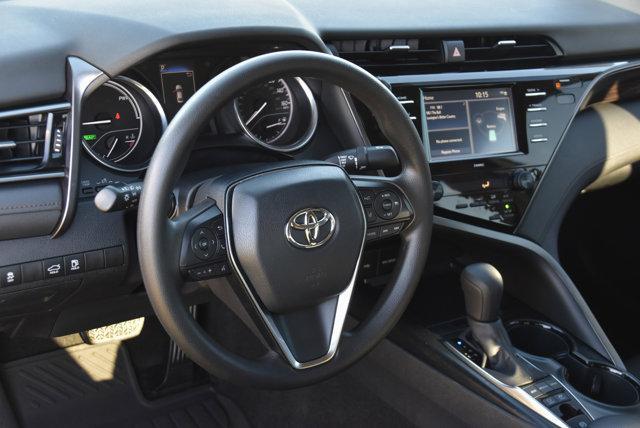 2020 toyota camry le
