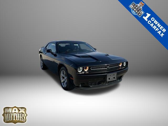 2021 dodge challenger sxt