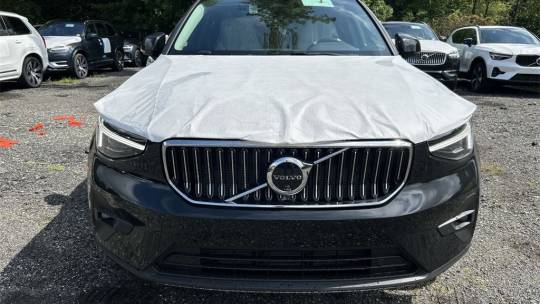 2025 Volvo XC40