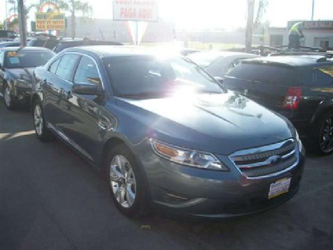 2010 blue ford taurus in hawthorne, ca
