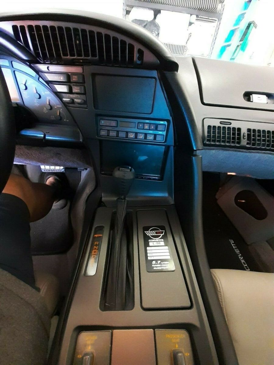 1991 chevy corvette 5.7 liter (350 cu. in.) v8 with tuned-port fuel injection