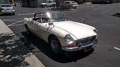 1965 mg mgb roadster convertible