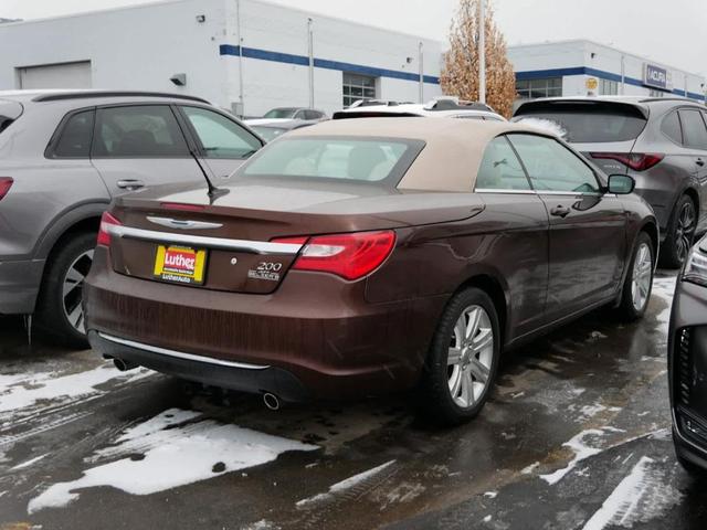 2013 chrysler 200 touring