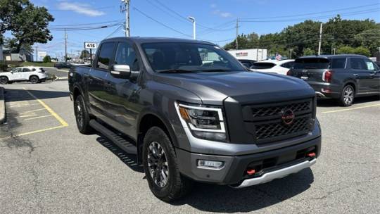 2024 nissan titan pro-4x