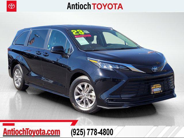 2023 toyota sienna le
