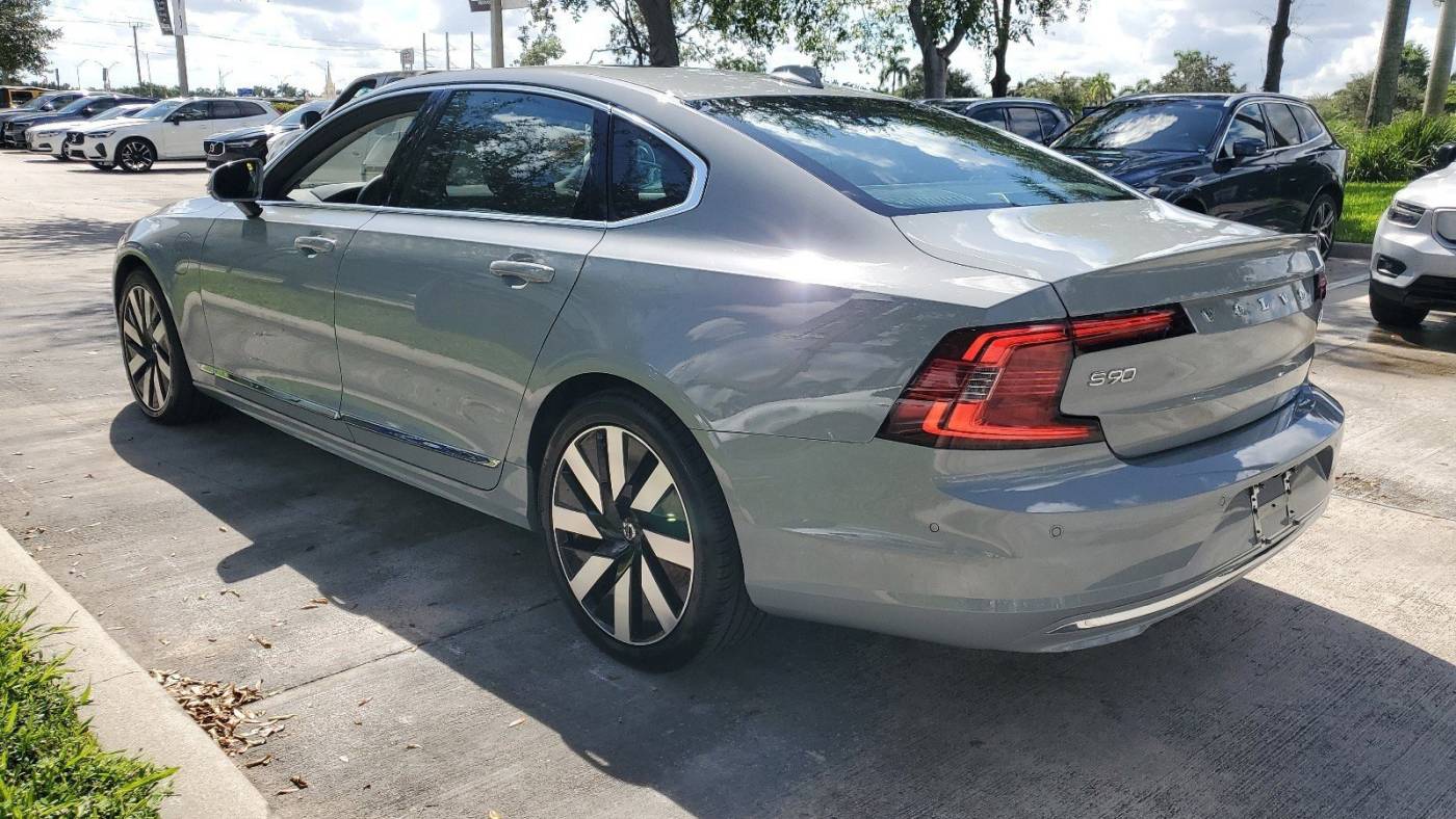 2024 volvo s90 recharge t8 plus