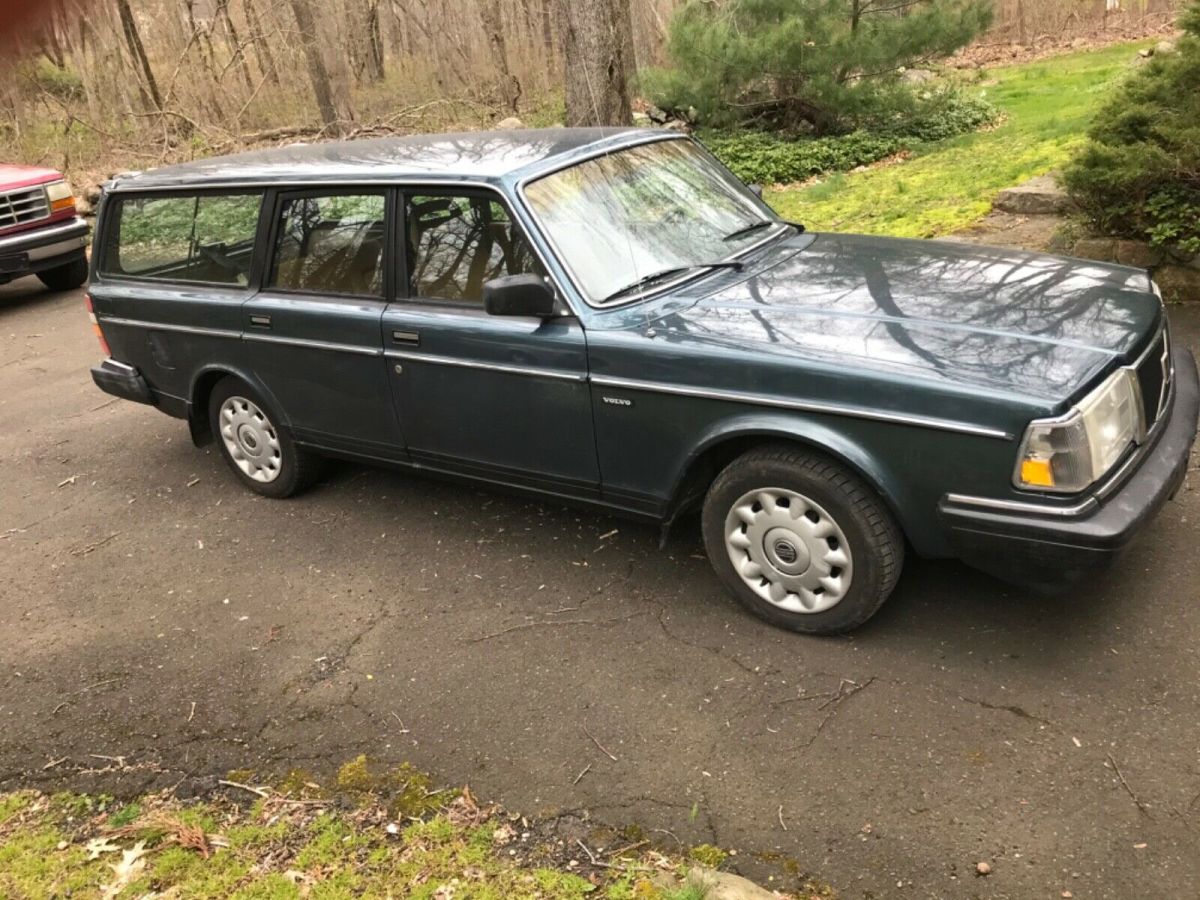 1987 volvo 240 dl wagon. manuel low miles. nice!