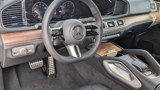2025 Mercedes-Benz GLS