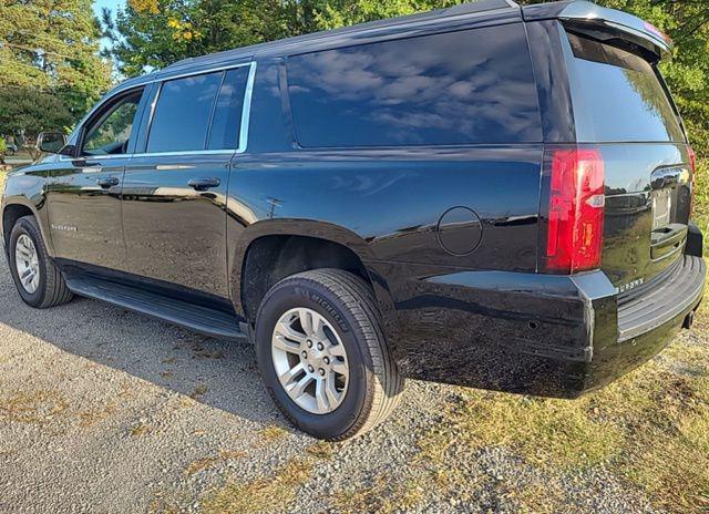 2017 chevrolet suburban ls