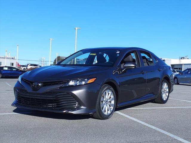2019 toyota camry le