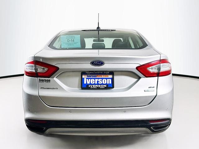 2016 ford fusion se
