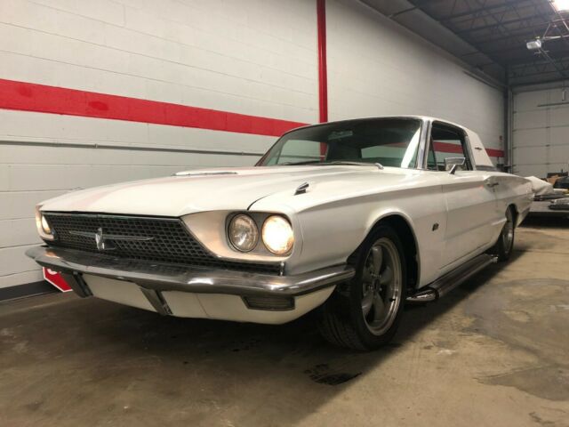 1966 ford thunderbird *restomod*