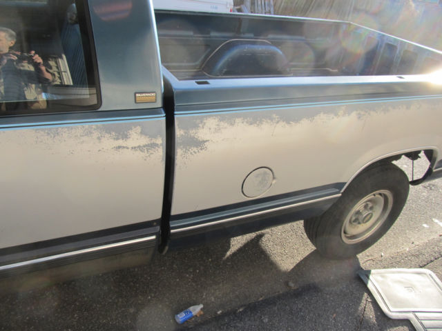 1992 chevrolet c2500 3/4 ton pickup very low miles 8' bed blue