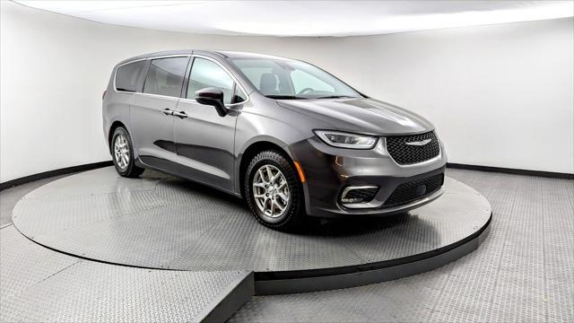 2023 chrysler pacifica touring