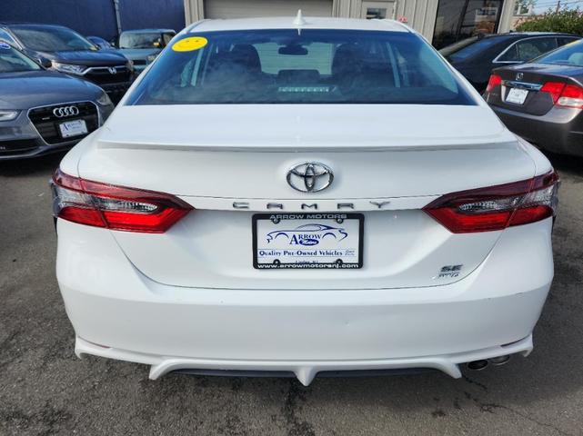 2021 toyota camry se