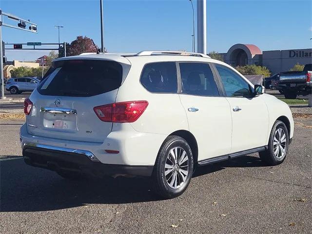 2017 nissan pathfinder sv