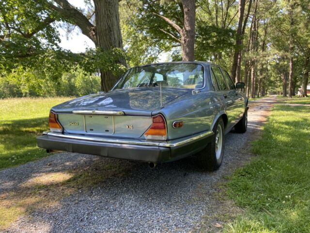 1987 4.2 liter jaguar xj6 base model