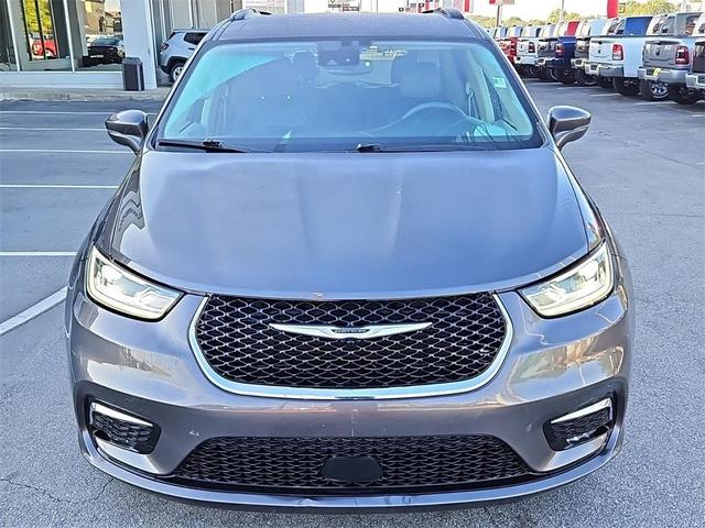 2022 chrysler pacifica touring-l