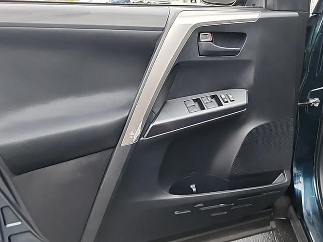 2017 toyota rav4 le in nicholasville, kentucky
