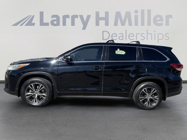 2018 toyota highlander le