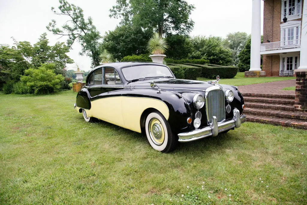 *no reserve* - classic two tone mark ix sunroof saloon