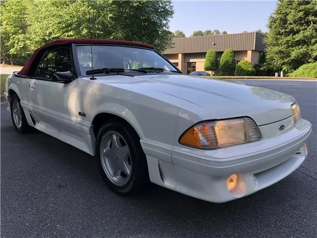 1987 ford mustang gt 129,568 miles white 8 cylinder engine 5.0l/302 manual