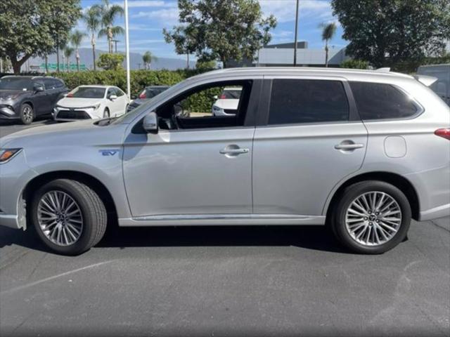 2022 mitsubishi outlander se