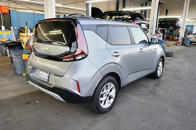 2023 kia soul lx