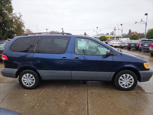 2003 toyota sienna ce