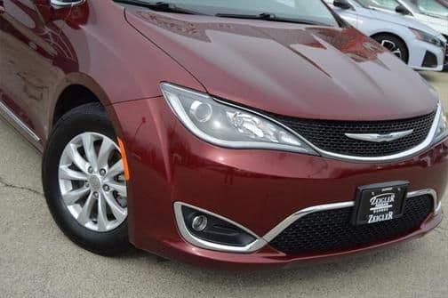 2017 chrysler pacifica touring-l in chesney shores, illinois
