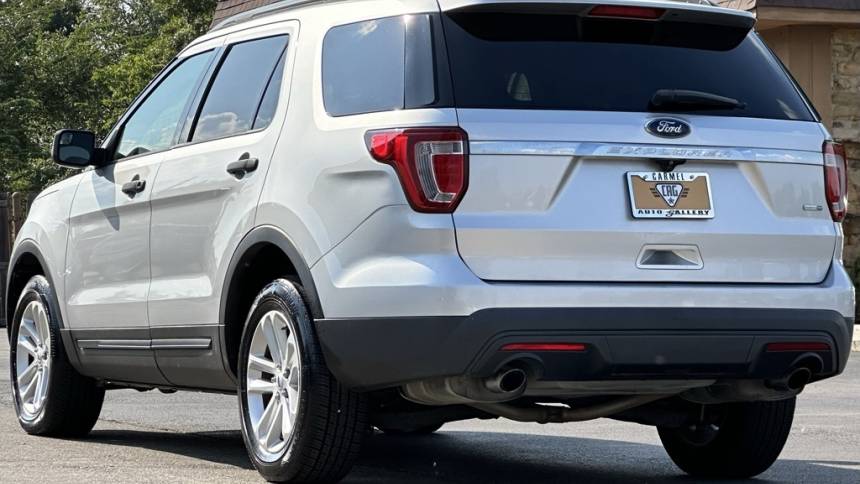 2017 ford explorer base
