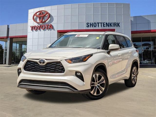 2023 toyota highlander xle
