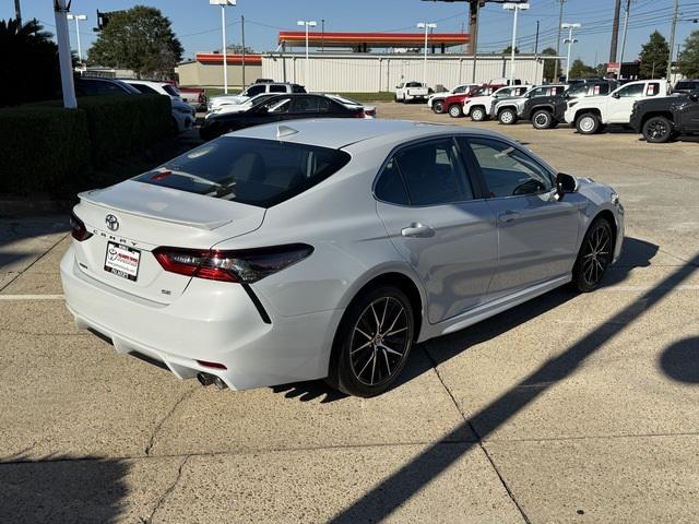 2024 toyota camry se