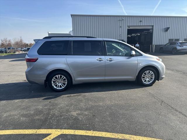 2017 toyota sienna l