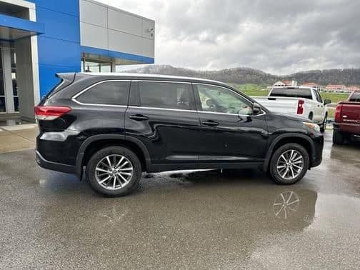 2019 toyota highlander xle in centralia, west virginia