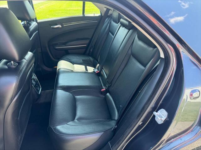 2016 chrysler 300c base