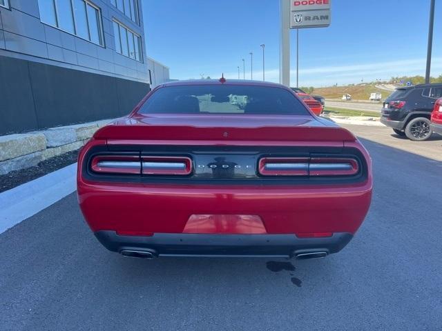 2015 dodge challenger sxt