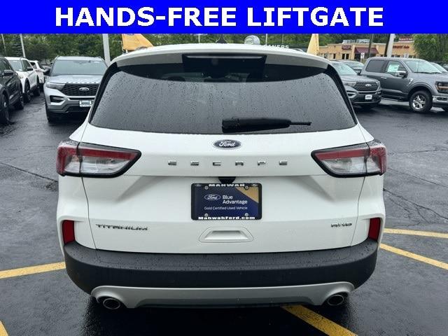 2022 ford escape titanium