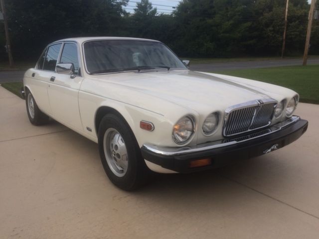 1984 jaguar xj6 series 3 (custom up-dates)