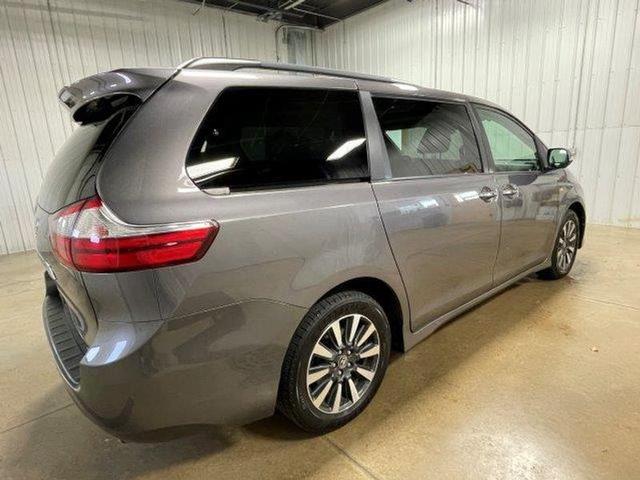 2019 toyota sienna limited
