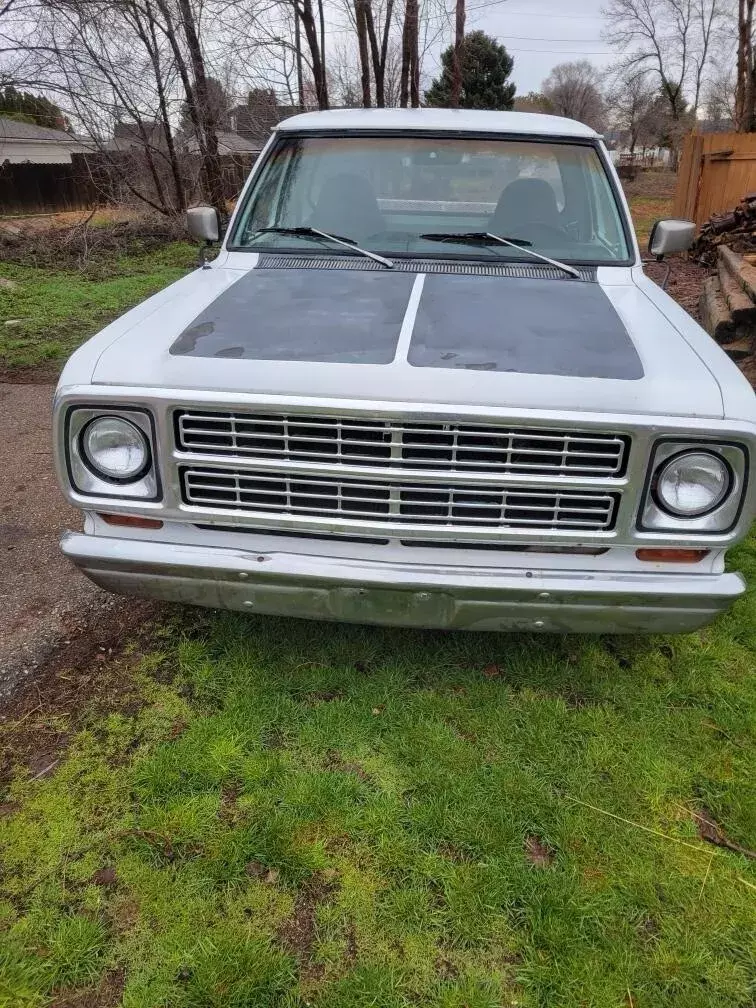 1979 dodge d150 white