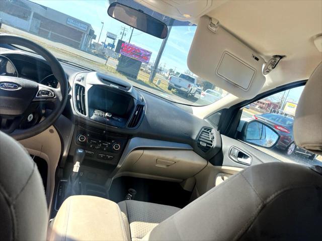 2017 ford escape se