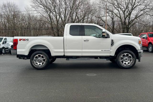 2022 ford f-350 lariat